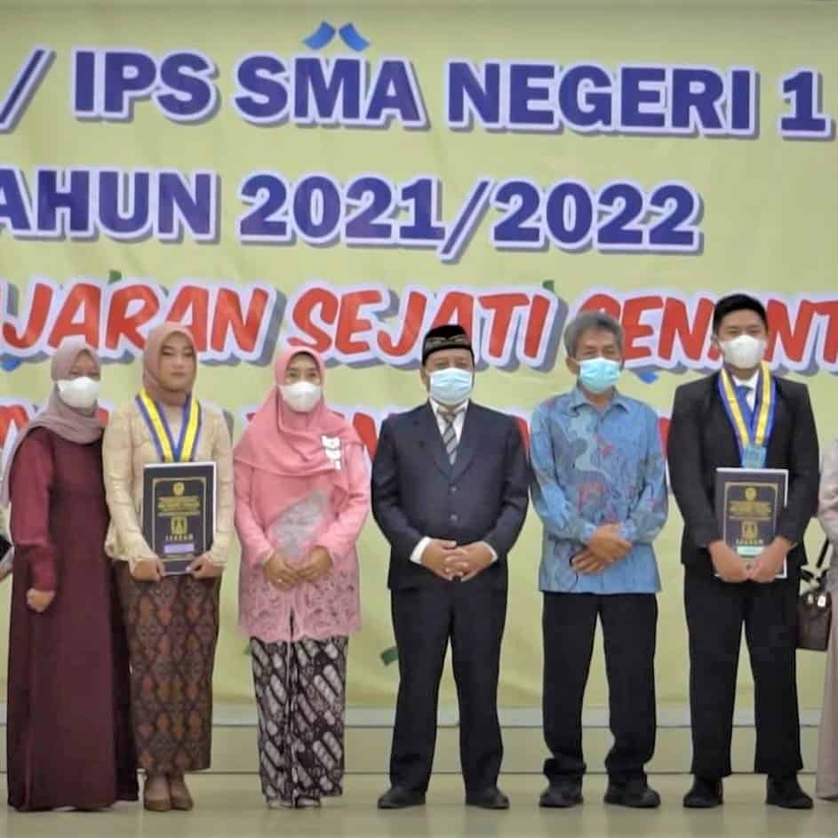 WISUDA PURNA SISWA TAHUN PELAJARAN 2021/2022