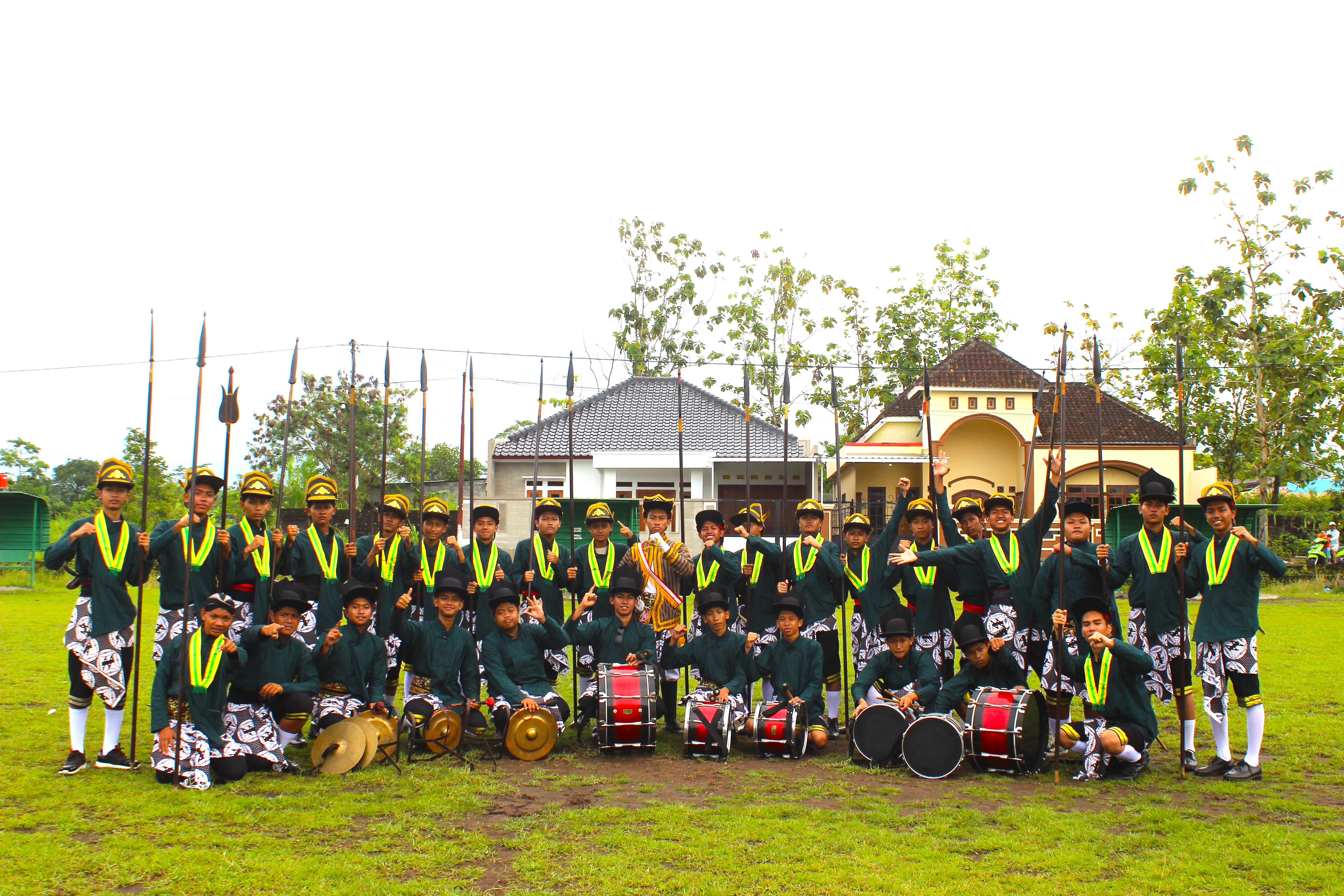 KIRAB BUDAYA DALAM RANGKA HUT DAN LUSTRUM SMAN 1 NGAGLIK