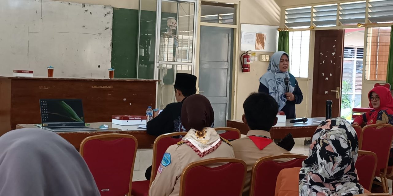 Sosialisasi Gerakan Peduli dan Berbudaya Lingkungan Hidup di Sekolah (GPBLHS)