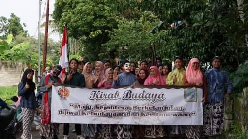 Kirab Budaya SMAN 1 Ngaglik dalam Rangka Peringatan Hari Jadi DIY