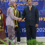 Penyerahan Kembali Peserta Didik Kelas XII Kepada Orang Tua