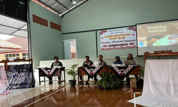 Pendidikan Berbasis Budaya: Pelatihan Membatik Jumputan
