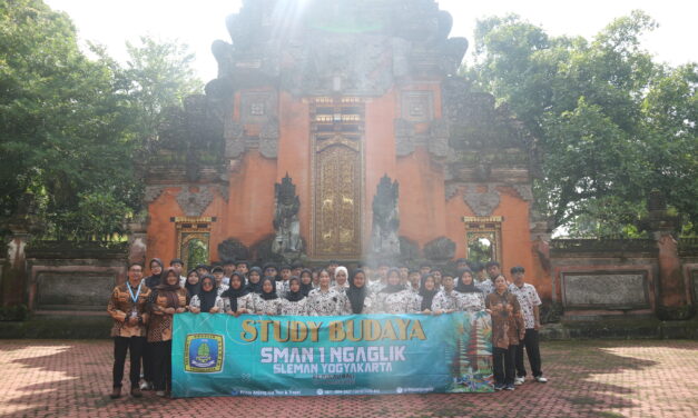 Studi Budaya Ke Pulau Bali SMAN 1 Ngaglik