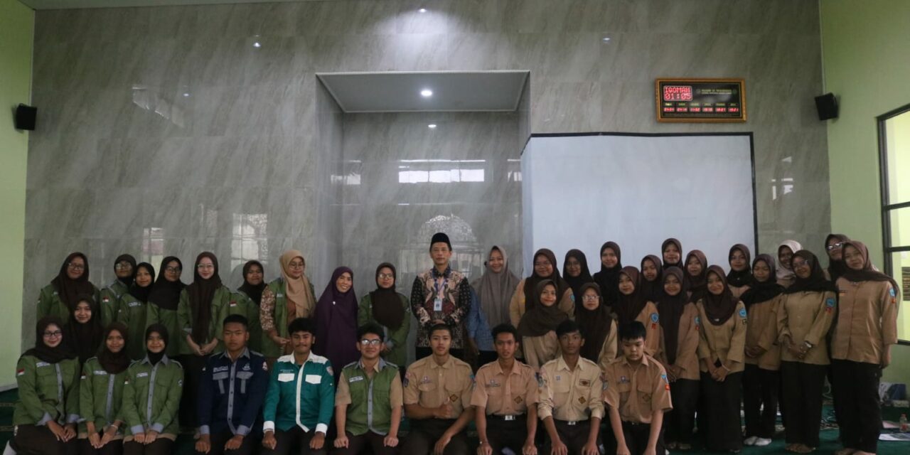 Serah Terima Jabatan Pengurus Rohis Periode 2025/2026 dan Pelantikan Pengurus Rohis Periode 2026/2027