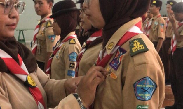 22 DEWAN AMBALAN PRAMUKA KALPAWIDYA DI SEMATKAN BINTANG TAHUNAN PENEGAK