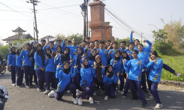 Warga SMAN 1 Ngaglik Gelar Jalan Sehat dan Aksi Bersih Lingkungan untuk Dorong KBM Optimal